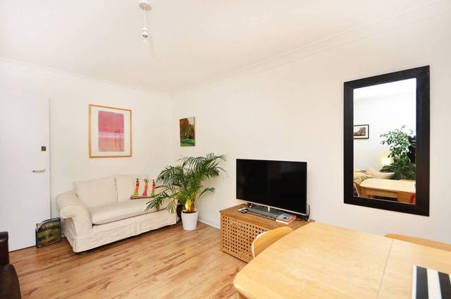  Image of 1 Bedroom Flat  For Sale at Brinkworth Way  Hackney Wick, E9 5LE