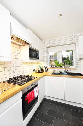  Image of 1 Bedroom Flat  For Sale at Brinkworth Way  Hackney Wick, E9 5LE