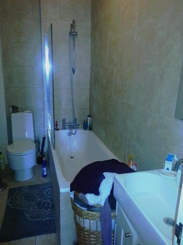  Image of 1 Bedroom Flat  To Rent at Brixton Hill  London, SW2 1QN