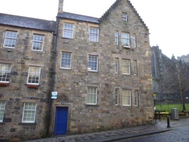  Image of 2 Bedroom Flat  To Rent at Stirling  Stirling, FK8 1EE
