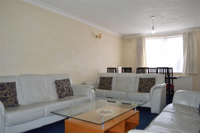  Image of 5 Bedroom Semi-Detached  For Sale at tooting, SW17 0DT