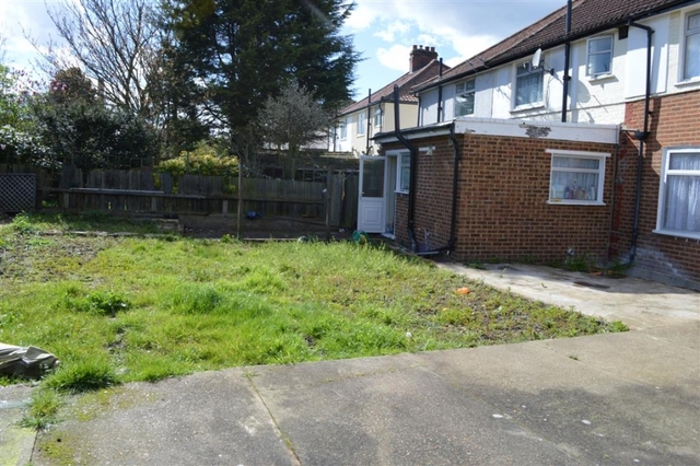  Image of 5 Bedroom Semi-Detached  For Sale at tooting, SW17 0DT