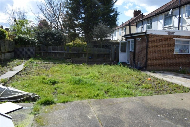  Image of 5 Bedroom Semi-Detached  For Sale at tooting, SW17 0DT