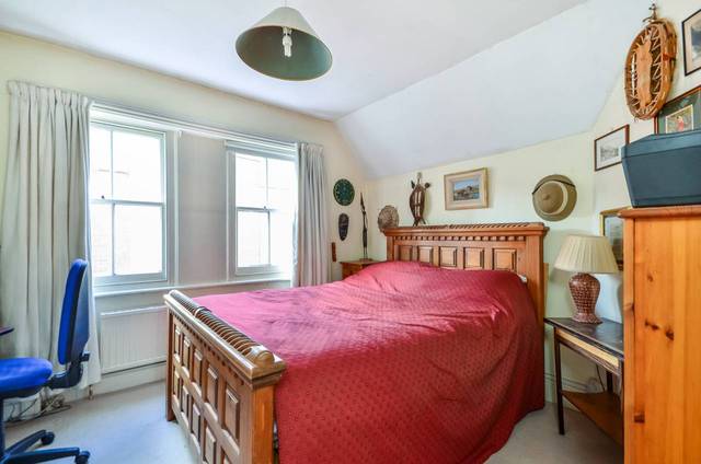  Image of 4 Bedroom Detached  For Sale at Broadwater Road  Tooting, SW17 0DS