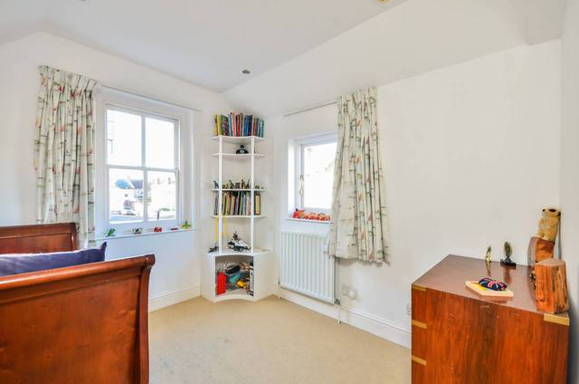  Image of 4 Bedroom Detached  For Sale at Broadwater Road  Tooting, SW17 0DS