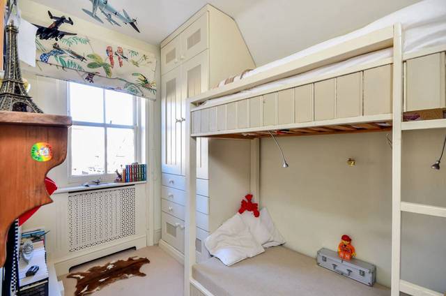  Image of 4 Bedroom Detached  For Sale at Broadwater Road  Tooting, SW17 0DS