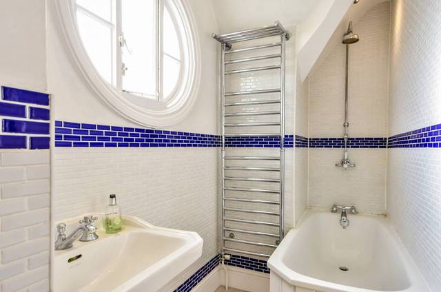  Image of 4 Bedroom Detached  For Sale at Broadwater Road  Tooting, SW17 0DS