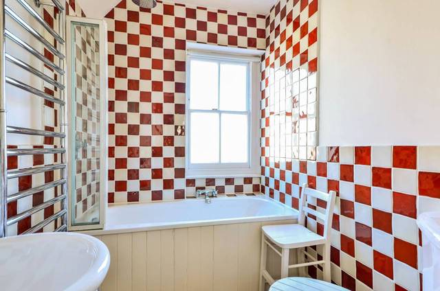  Image of 4 Bedroom Detached  For Sale at Broadwater Road  Tooting, SW17 0DS