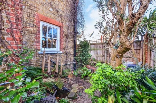  Image of 4 Bedroom Detached  For Sale at Broadwater Road  Tooting, SW17 0DS