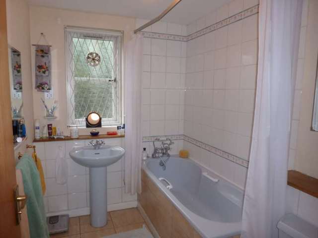  Image of 1 Bedroom Apartment  To Rent at Brompton Park Crescent Fulham London, SW6 1SY