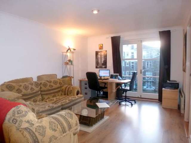  Image of Studio  To Rent at Brompton Park Crescent Fulham London, SW6 1SP
