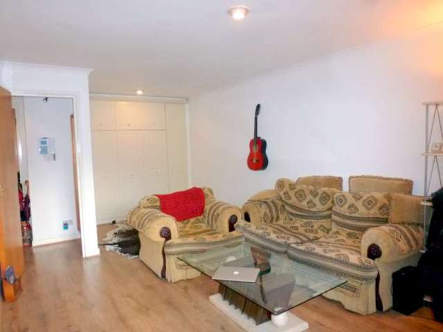  Image of Studio  To Rent at Brompton Park Crescent Fulham London, SW6 1SP