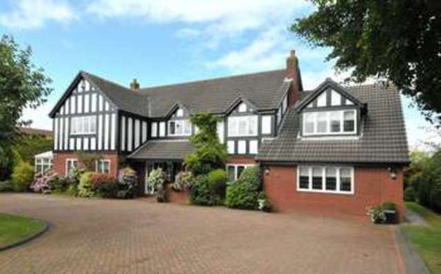  Image of 5 Bedroom Detached  For Sale at 34 Bromwich Lane  Stourbridge, DY9 0QZ