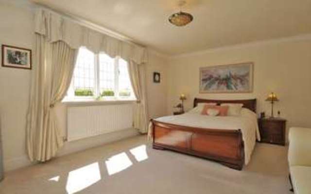  Image of 5 Bedroom Detached  For Sale at 34 Bromwich Lane  Stourbridge, DY9 0QZ