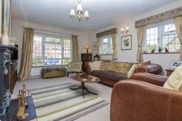  Image of 3 Bedroom Detached  For Sale at Brookside Road Old Bedhampton Havant, PO9 3JL
