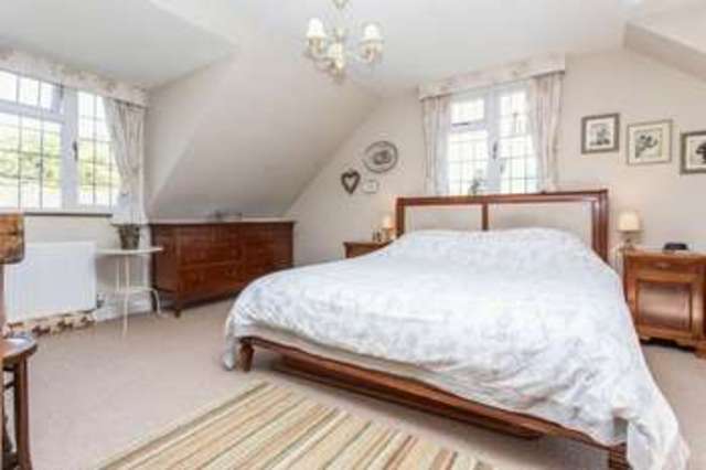  Image of 3 Bedroom Detached  For Sale at Brookside Road Old Bedhampton Havant, PO9 3JL