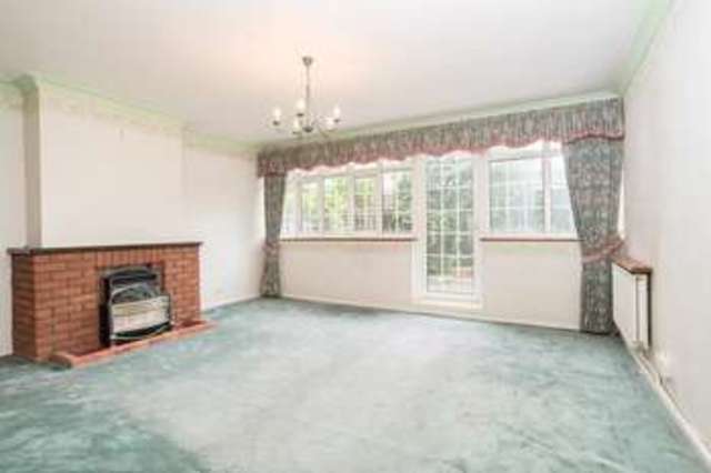  Image of 3 Bedroom Flat  For Sale at London, E14 6BQ