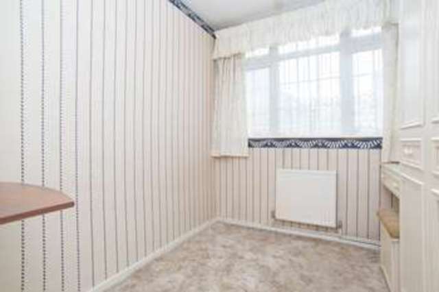  Image of 3 Bedroom Flat  For Sale at London, E14 6BQ