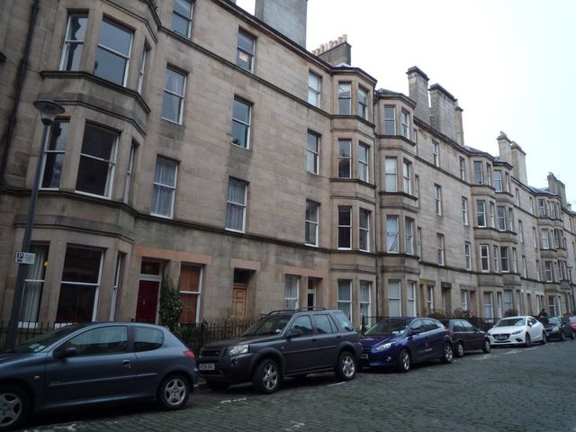  Image of 4 Bedroom Flat  To Rent at Bruntsfield Edinburgh Edinburgh, EH10 4DY