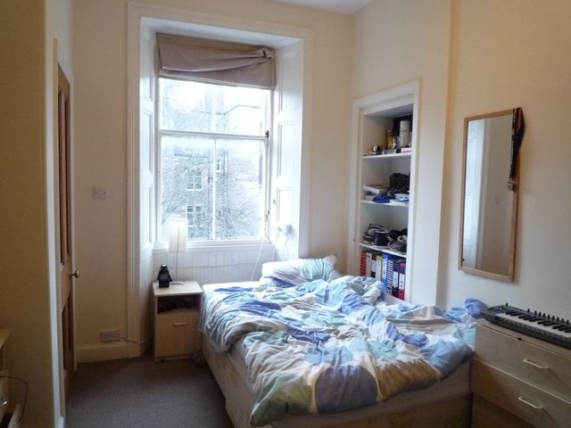  Image of 4 Bedroom Flat  To Rent at Bruntsfield Edinburgh Edinburgh, EH10 4DY
