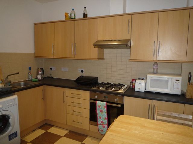  Image of 4 Bedroom Flat  To Rent at Bruntsfield Edinburgh Edinburgh, EH10 4DY