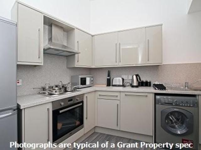  Image of 3 Bedroom Flat  To Rent at Bruntsfield Edinburgh Edinburgh, EH10 4ER
