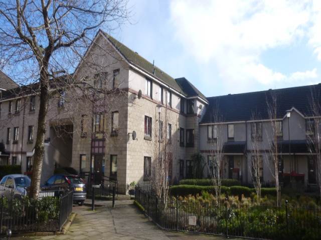  Image of 3 Bedroom Flat  To Rent at Leith Walk Edinburgh Edinburgh, EH6 8SN