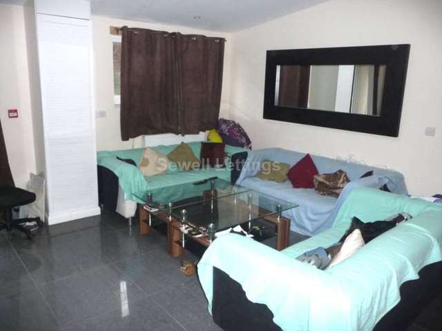  Image of 9 Bedroom Detached  To Rent at Bulmershe Road  Reading, RG1 5RH