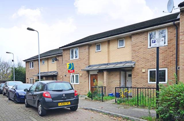  Image of 3 Bedroom Detached  For Sale at Buxhall Crescent  Hackney Wick, E9 5JU