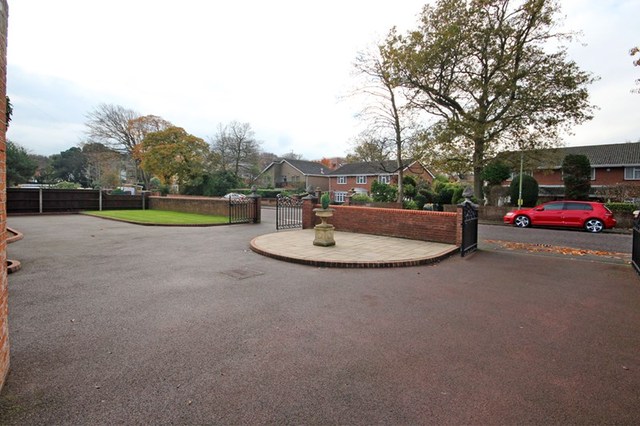  Image of 4 Bedroom Detached  For Sale at Byron Road Boscombe Manor Bournemouth, BH5 1JD