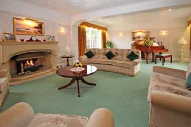  Image of 4 Bedroom Detached  For Sale at Byron Road Boscombe Manor Bournemouth, BH5 1JD