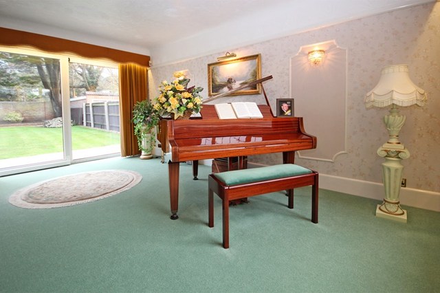  Image of 4 Bedroom Detached  For Sale at Byron Road Boscombe Manor Bournemouth, BH5 1JD