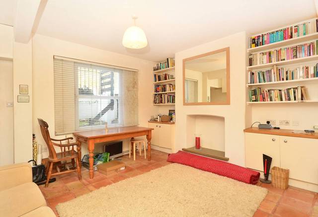 Image of 2 Bedroom Flat  For Sale at Cadogan Terrace  Tower Hamlets, E9 5HP