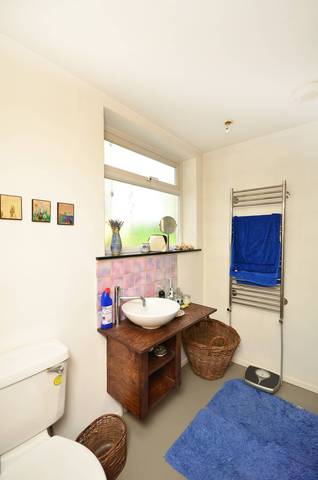  Image of 2 Bedroom Flat  For Sale at Cadogan Terrace  Tower Hamlets, E9 5HP