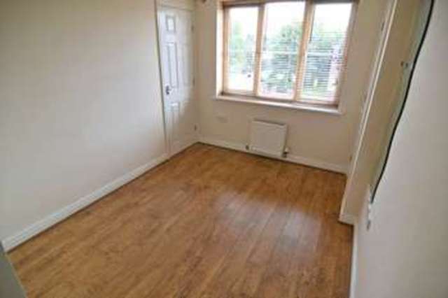  Image of 2 Bedroom Flat  To Rent at Cairn Brae  Newton Le Willows, WA12 9FW