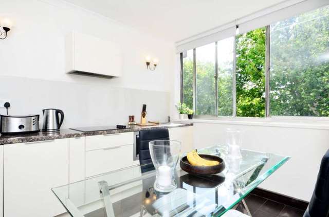 Image of 2 Bedroom Apartment  To Rent at Cambridge Square Hyde Park London, W2 2PL