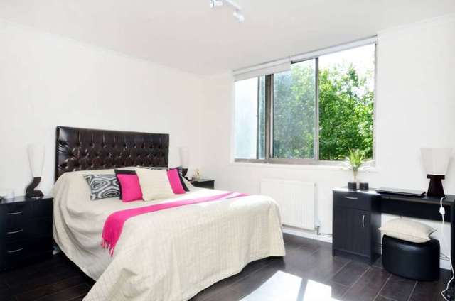  Image of 2 Bedroom Apartment  To Rent at Cambridge Square Hyde Park London, W2 2PL