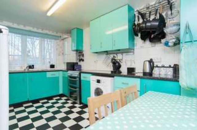  Image of 3 Bedroom Flat  For Sale at London, E3 4DP