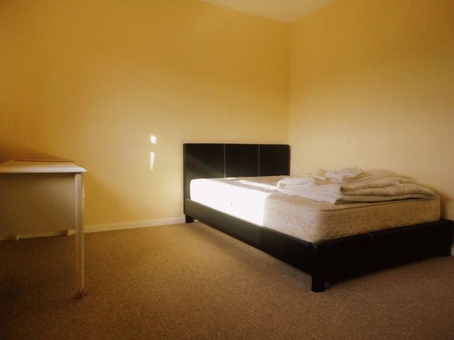  Image of 4 Bedroom Terraced  To Rent at Campion Close  Uxbridge, UB8 3PY