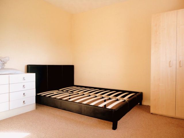  Image of 4 Bedroom Terraced  To Rent at Campion Close  Uxbridge, UB8 3PY