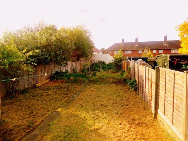  Image of 4 Bedroom Terraced  To Rent at Campion Close  Uxbridge, UB8 3PY