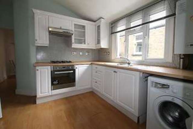  Image of 2 Bedroom Flat  To Rent at Sutton, SM1 4LY