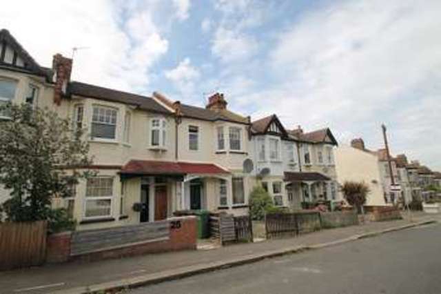  Image of 2 Bedroom Flat  To Rent at Sutton, SM1 4LY