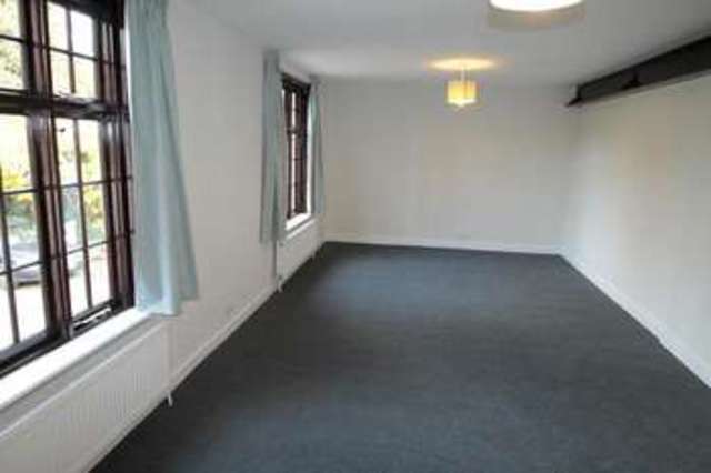  Image of 3 Bedroom Cottage  To Rent at Carshalton, SM5 3PZ