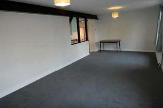  Image of 3 Bedroom Cottage  To Rent at Carshalton, SM5 3PZ