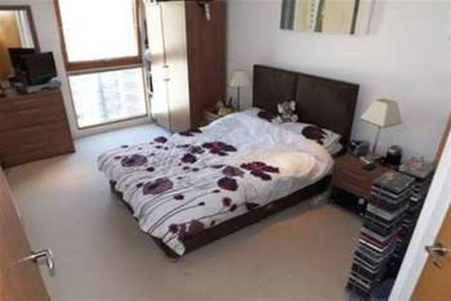  Image of 2 Bedroom Flat  To Rent at Leeds, LS10 1HY