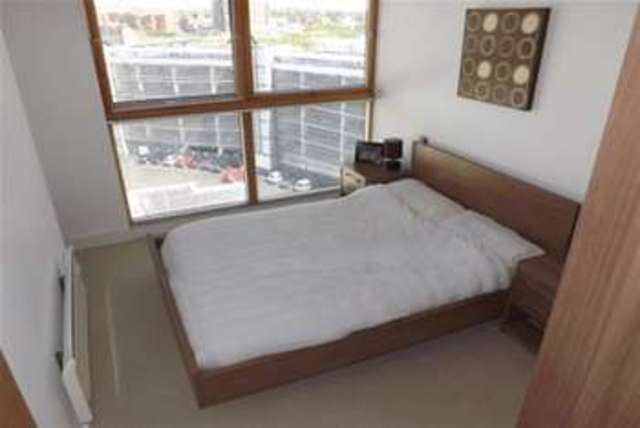  Image of 2 Bedroom Flat  To Rent at Leeds, LS10 1HY