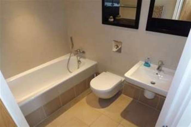  Image of 2 Bedroom Flat  To Rent at Leeds, LS10 1HY