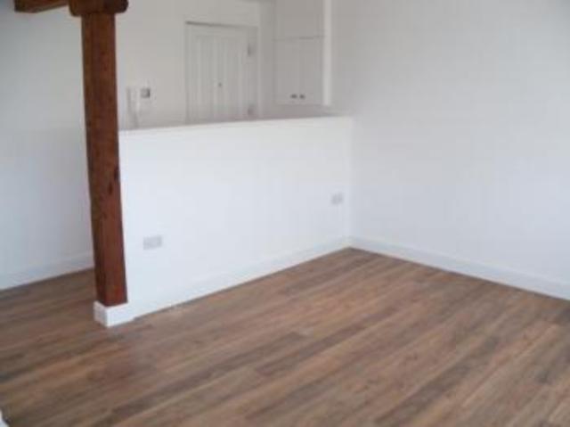 Image of Flat  To Rent at Lansdowne Hill  Southampton, SO14 2EQ