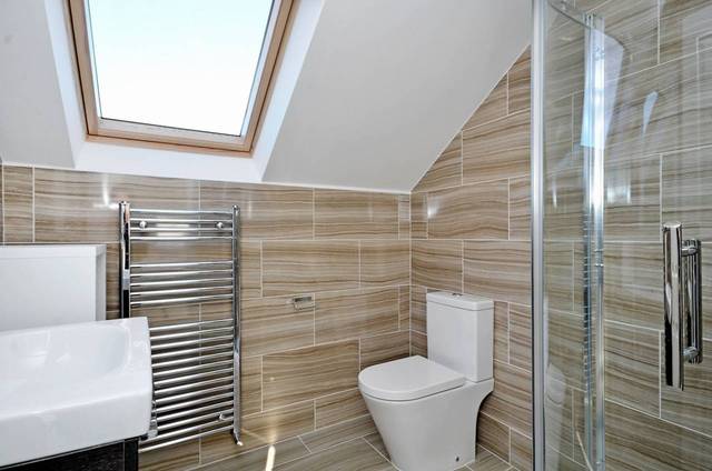  Image of 2 Bedroom Flat  For Sale at Castlewood Road  Stamford Hill, N16 6DW